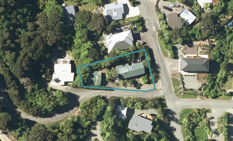 32 Old Mill Road, OKIWI BAY, FRENCH PASS - Carousel 1