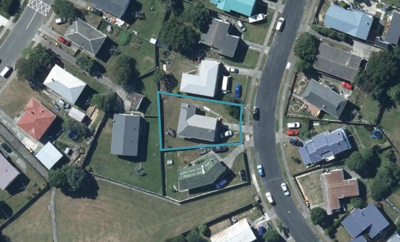 45 Beaumaris Crescent, Ascot Park, Porirua - Carousel 1