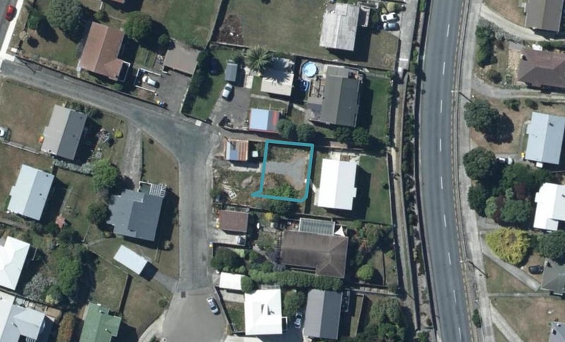 7B Ron Parlane Place, Titahi Bay, Porirua - Carousel 1