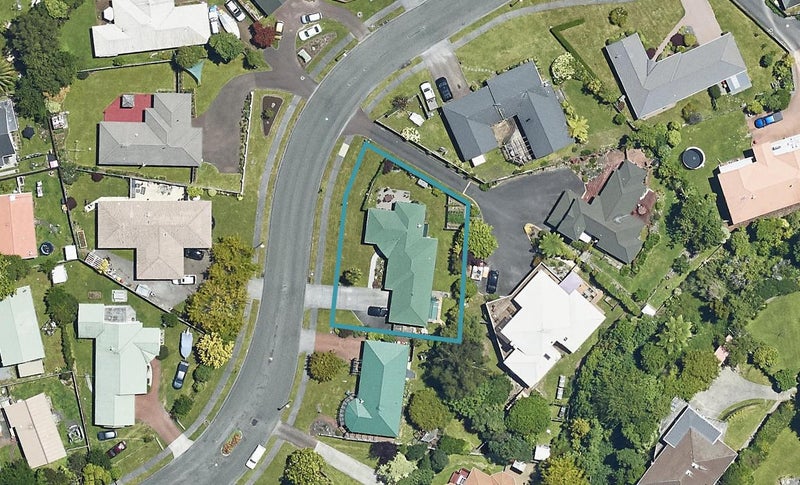 23 Capricorn Place, Kawaha Point, Rotorua - Carousel 1