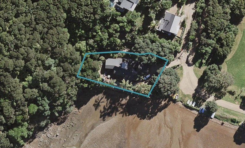 32 Wairua Road, Omiha, Waiheke Island - Carousel 1