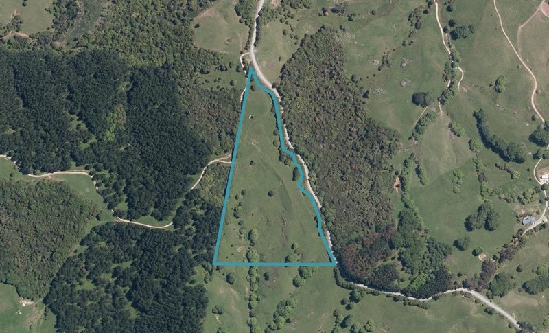 725 Golden Stairs Road, Mareretu, Maungaturoto - Carousel 1