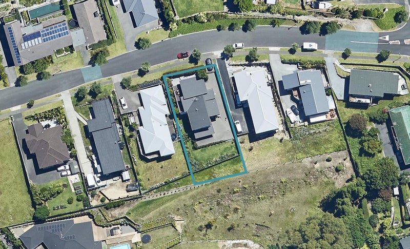 11 Sereno Vista, Bellevue, Tauranga - Carousel 1