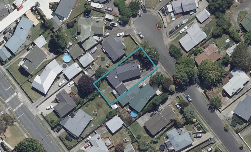 27 Joanna Place, Deanwell, Hamilton - Carousel 1