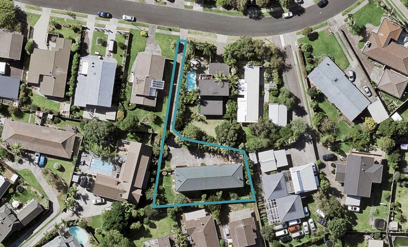 1/26 Fielding Crescent, Farm Cove, Auckland - Carousel 1