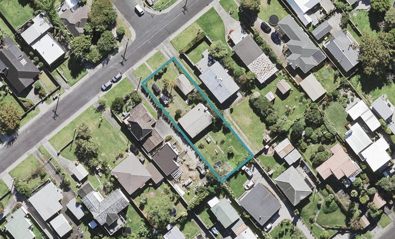 24 Dakota Avenue, Beach Haven, Auckland - Carousel 1