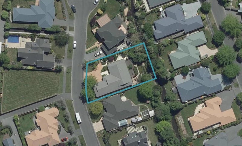 12 Sharnbrook Lane, Casebrook, Christchurch - Carousel 1