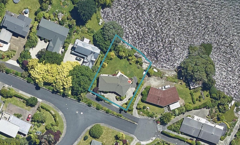 7 Manahi Avenue, Kawaha Point, Rotorua - Carousel 1