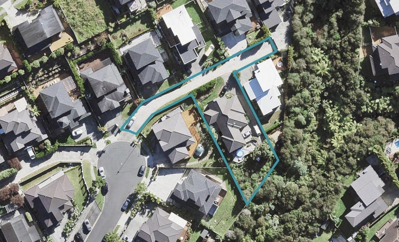 11 Bintulu Place, Fairview Heights, Auckland - Carousel 1