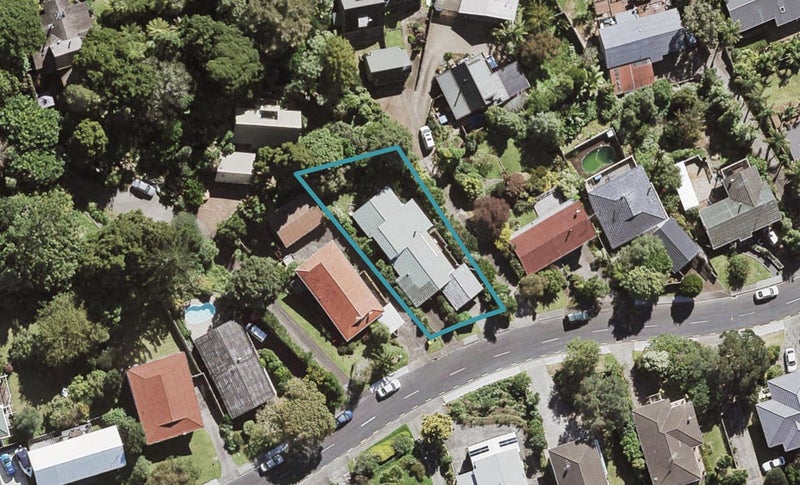 10 McDowell Crescent, Hillcrest, Auckland - Carousel 1