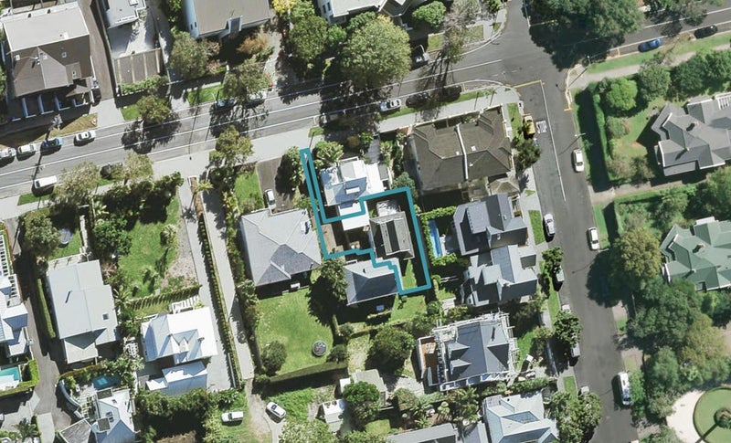 2/58 Sarsfield Street, Herne Bay, Auckland - Carousel 1