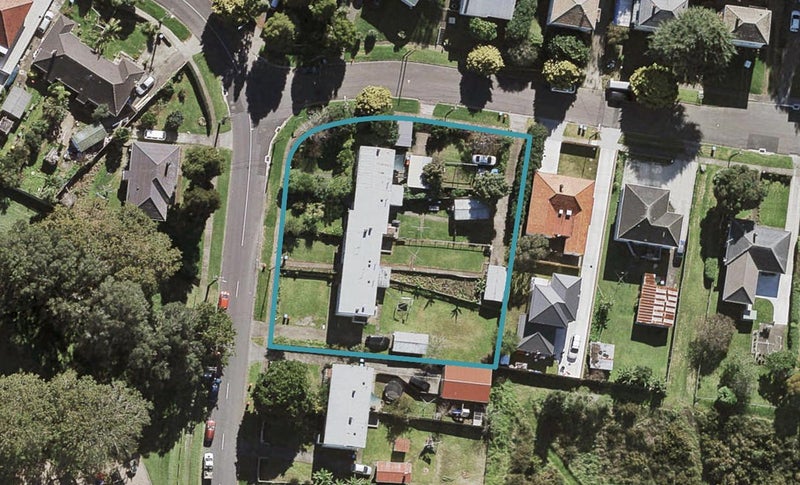 45 Smallfield Avenue, Mount Roskill, Auckland - Carousel 1