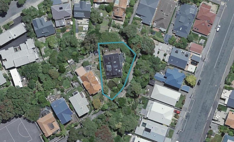 2 Kowhai Road, Kelburn, Wellington - Carousel 1