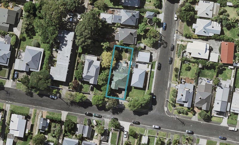 12 Rutland Road, Stanley Point, Auckland - Carousel 1
