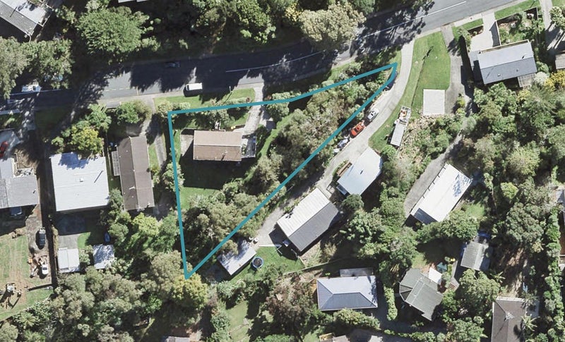 8 Awaruku Road, Torbay, Auckland - Carousel 1