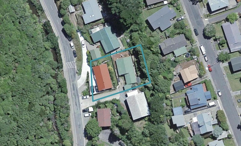 2/111 South Karori Road, Karori, Wellington - Carousel 1