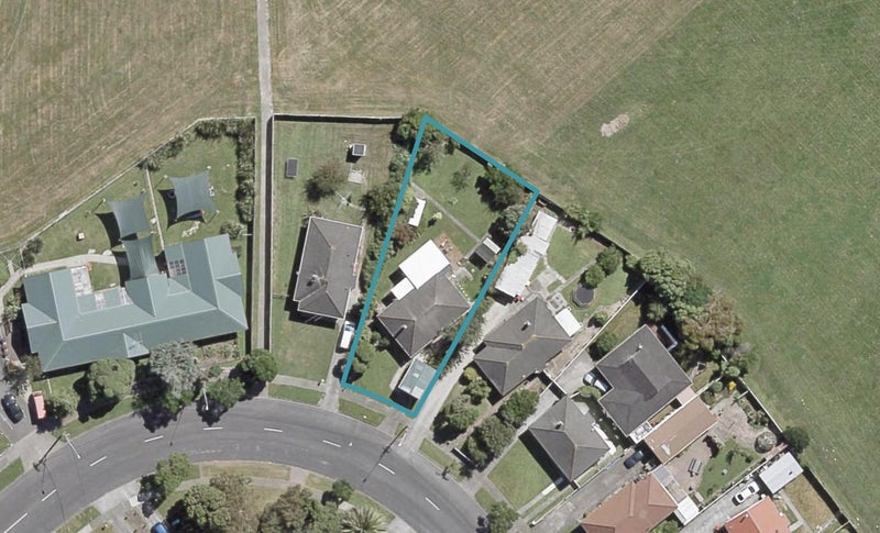 12 Harrison Crescent, Avalon, Lower Hutt - Carousel 1