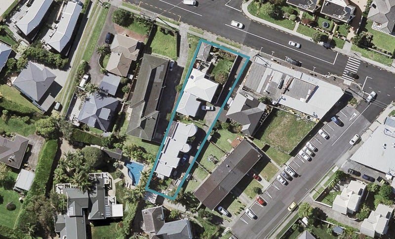 2/74 East Coast Road, Milford, Auckland - Carousel 1