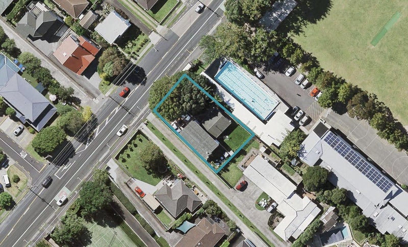 2/36 Shakespeare Road, Milford, Auckland - Carousel 1