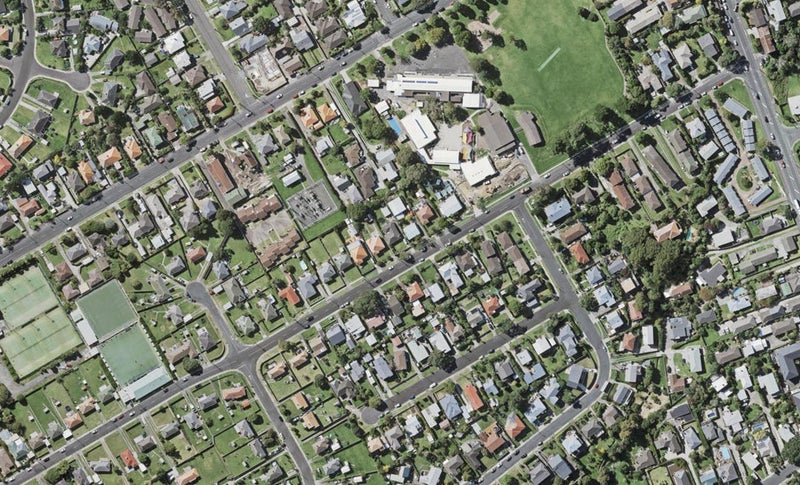 22 Roberts Avenue, Bayswater, Auckland - Carousel 1
