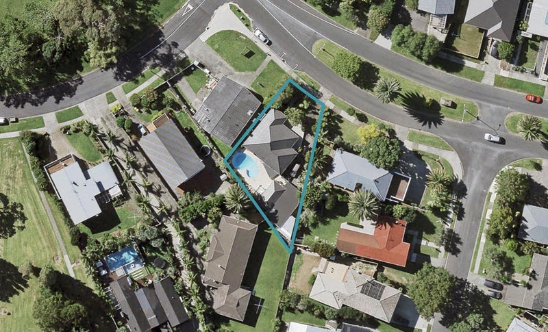 8 The Boulevard, Sunnyhills, Auckland - Carousel 1