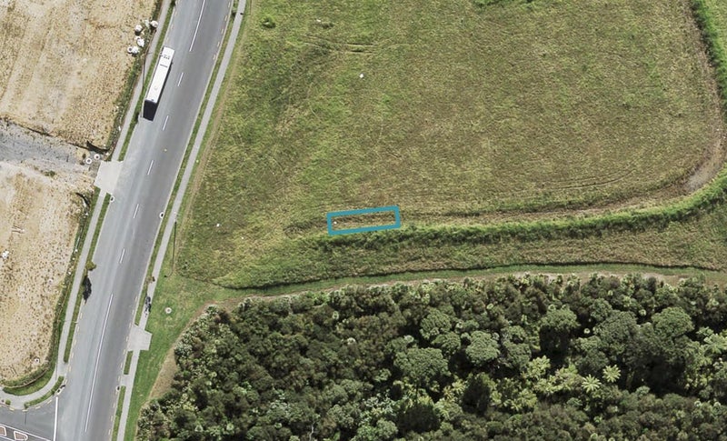 10 Parkwood Avenue, Westgate, Auckland - Carousel 1
