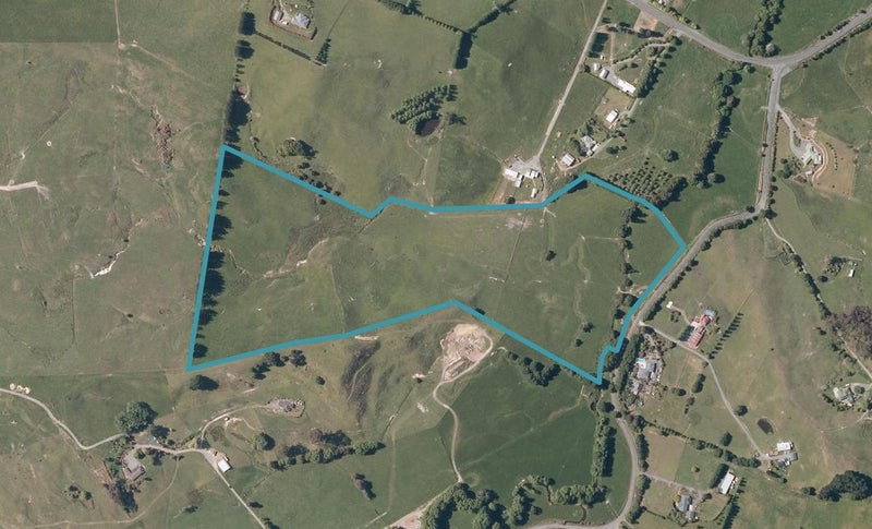 42 Tavinor Road, Otaika, Whangārei - Carousel 1