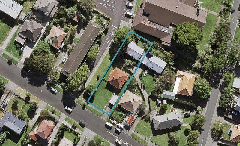 75 Lambeth Road, Sandringham, Auckland - Carousel 1