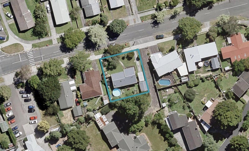 22 California Drive, Totara Park, Upper Hutt - Carousel 1