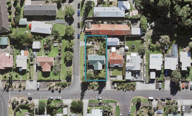 64 Ivanhoe Road, Grey Lynn, Auckland - Carousel 1