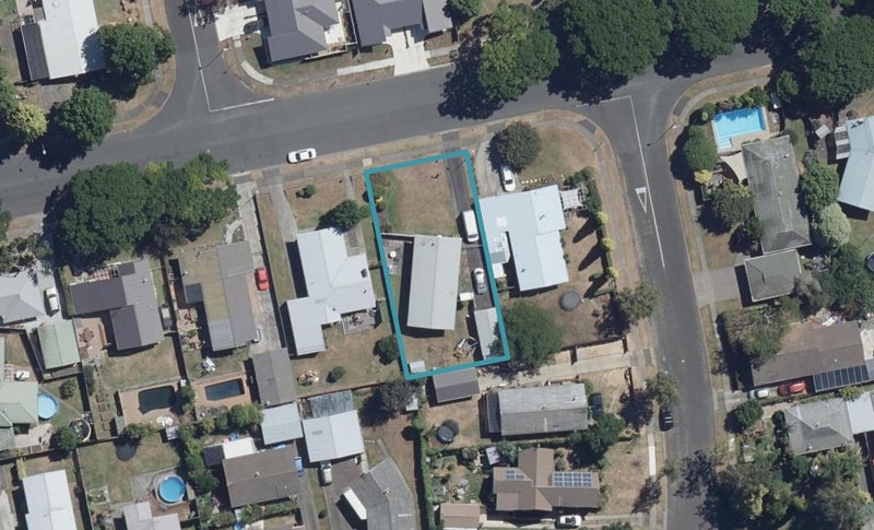 12 Challinor Street, Pukete, Hamilton - Carousel 1