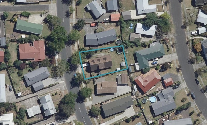 57 Waterford Road, Fitzroy, Hamilton - Carousel 1
