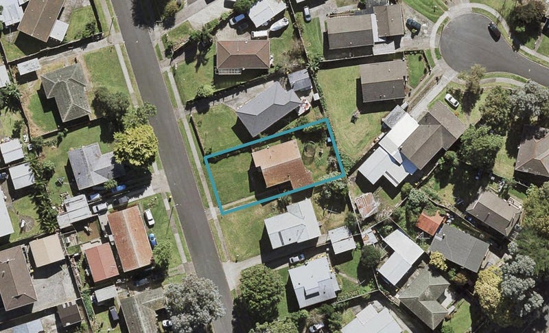 7 Cranmere Crescent, Mangere East, Auckland - Carousel 1