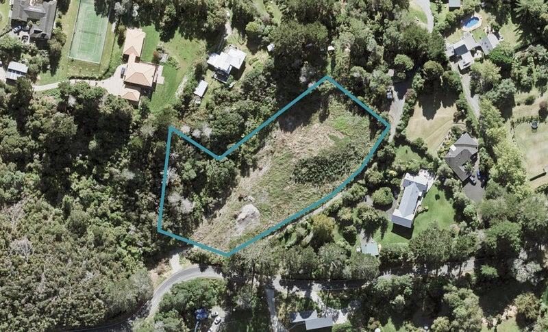8 Hobbs Road, Matakatia, Whangaparāoa - Carousel 1