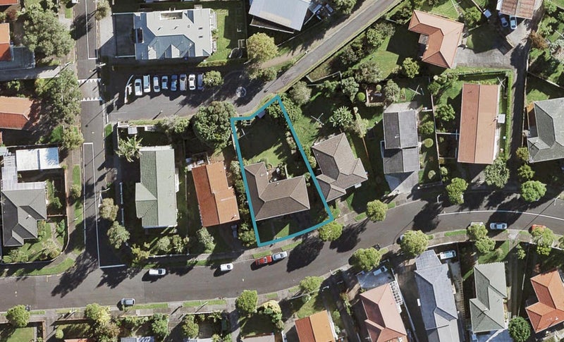 21 Trevola Street, New Windsor, Auckland - Carousel 1