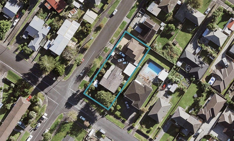 1/27 Alverston Street, Waterview, Auckland - Carousel 1