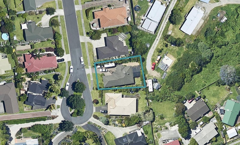 37 Amberley Crescent, Bethlehem, Tauranga - Carousel 1