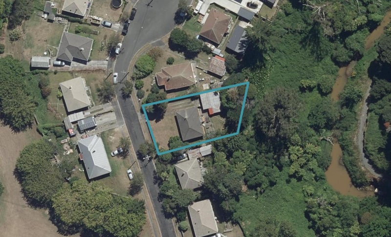 14 Stokes Crescent, Maeroa, Hamilton - Carousel 1