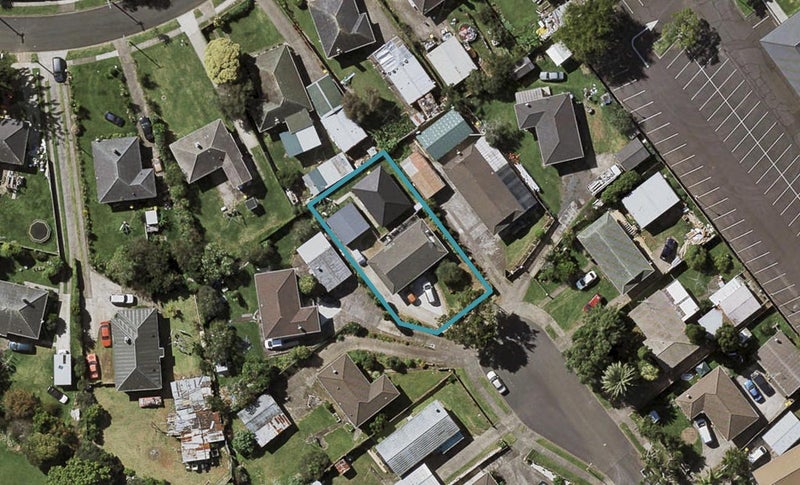 23 Desmond Place, Otara, Auckland - Carousel 1