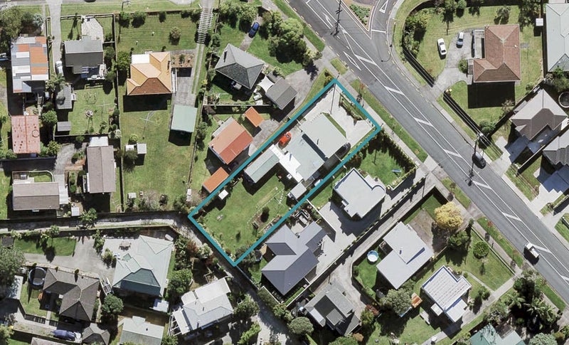 690 Te Atatu Road, Te Atatu Peninsula, Auckland - Carousel 1