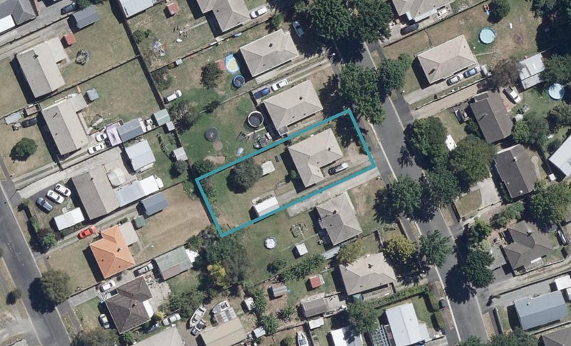 9 Kenney Crescent, Fairfield, Hamilton - Carousel 1