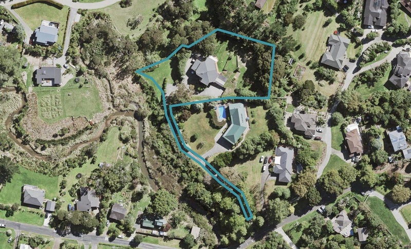 24 Landing Road, Titirangi, Auckland - Carousel 1