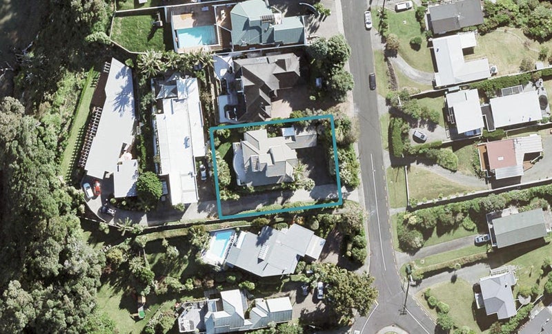 24 Ardern Avenue, Stanmore Bay, Whangaparaoa - Carousel 1