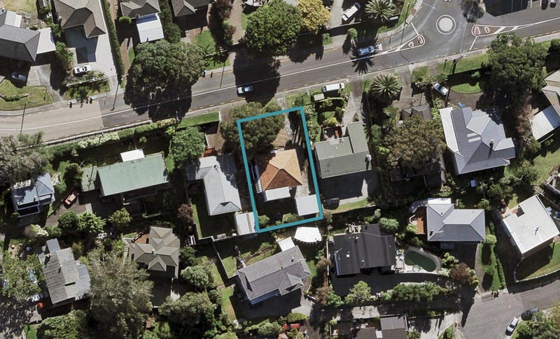 99 Frederick Street, Hillsborough, Auckland - Carousel 1