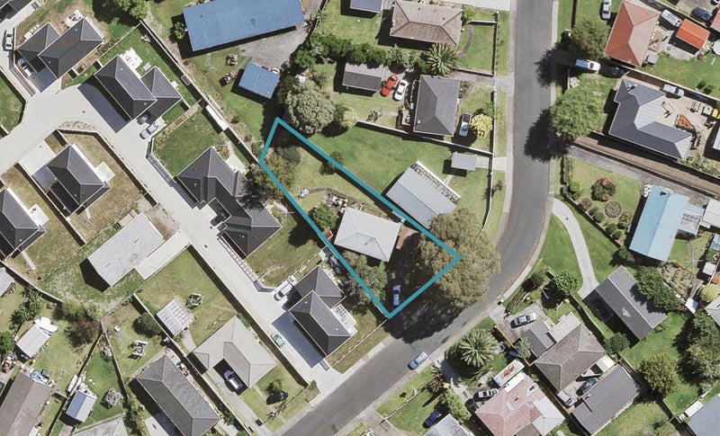 21 Coburg Street, Henderson, Auckland - Carousel 1