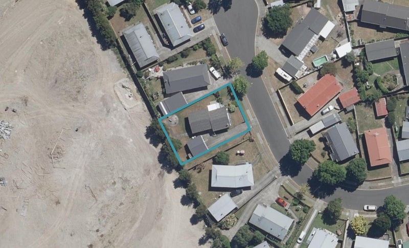 11 Sequoia Place, Pukete, Hamilton - Carousel 1