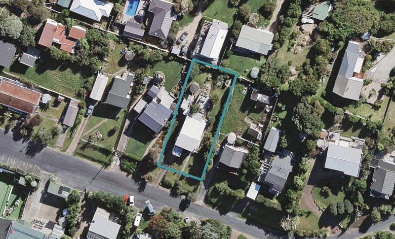 7 Marama Avenue, Surfdale, Waiheke Island - Carousel 1