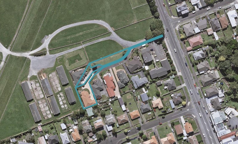 2 Saddle Row, Welbourn, New Plymouth - Carousel 1
