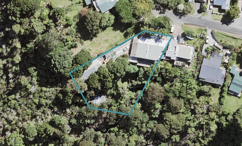 21 Lookout Drive, Laingholm, Auckland - Carousel 1