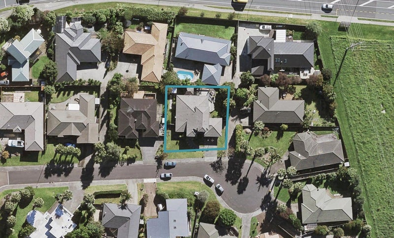 12 Jade Court, Rosedale, Auckland - Carousel 1